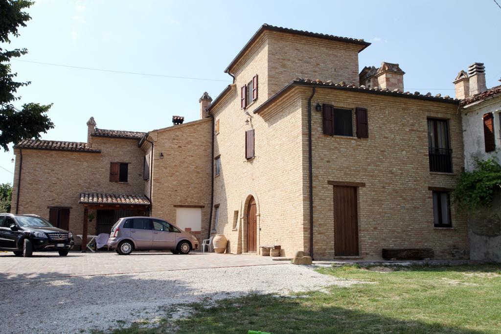 Agriturismo Sant'Antonio Villa Montegridolfo Buitenkant foto